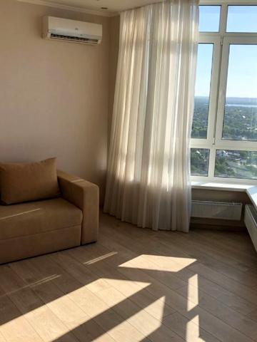 Миколи Бажана просп., 8-Б