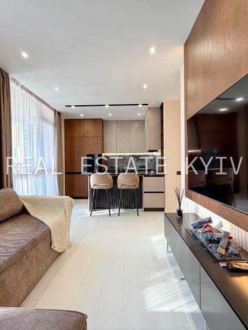 Предславинська вул., 42