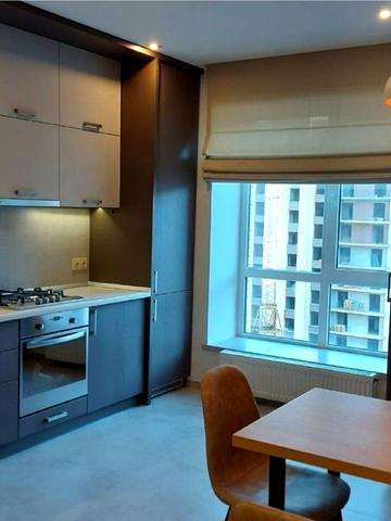 Набережна Перемоги вул., 42