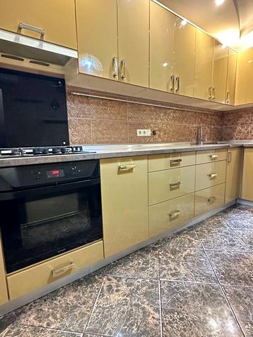 Незалежності бульв. (50 років Жовтня), 11