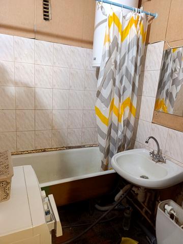 Героїв Крут вул. (Валентини Терешкової), 32а