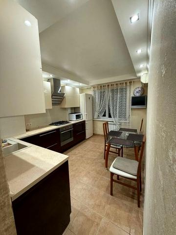 Героїв просп., 46