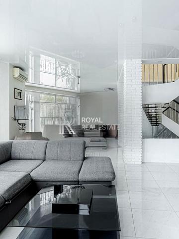 Івана Франка вул. (Некрасова), 28