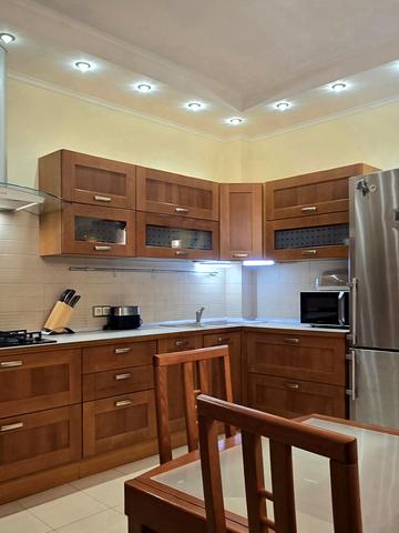 Введенська вул., 27/51