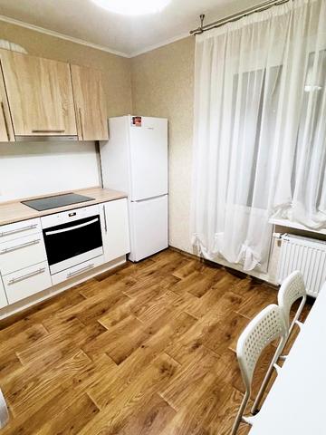 Академіка Глушкова просп., 9-Є