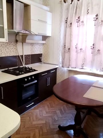 Академіка Корольова вул., 100