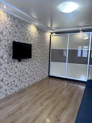 Князя Володимира Великого просп., 75