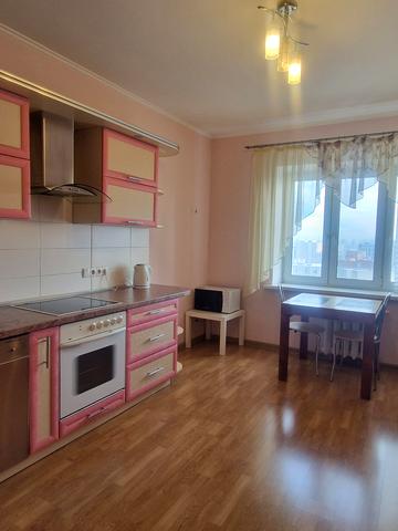 Ніжинська вул., 5