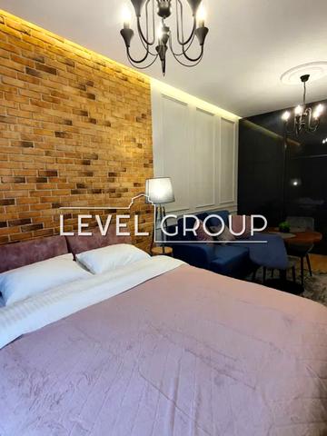 Бульварно-Кудрявська вул. (Воровського), 15