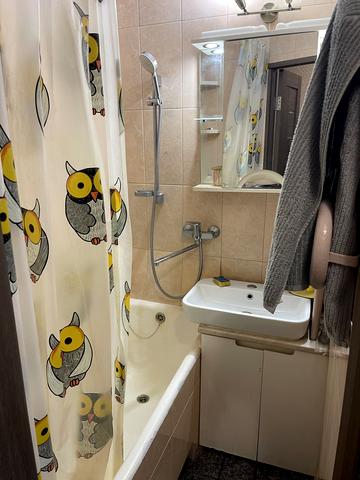 Європейського Союзу просп. (Правди), 80-Б