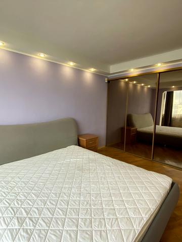 Оболонський просп., 5