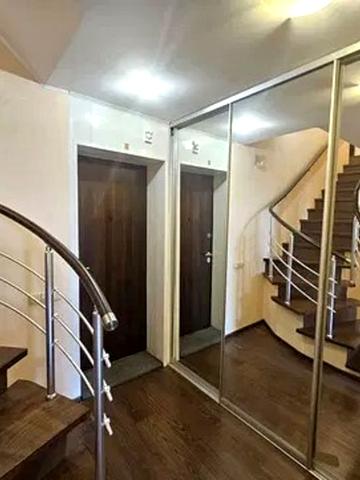 Олександра Поля просп. (Кірова), 1/9