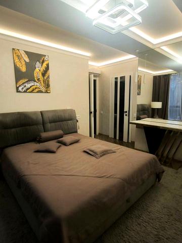 Андрія Гулого-Гуленка вул. (Віце-адмірала Азарова), 6