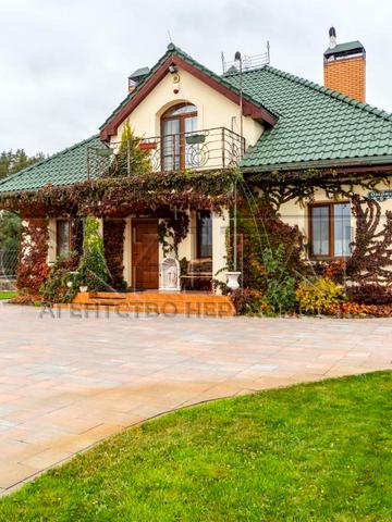 Центральна вул.