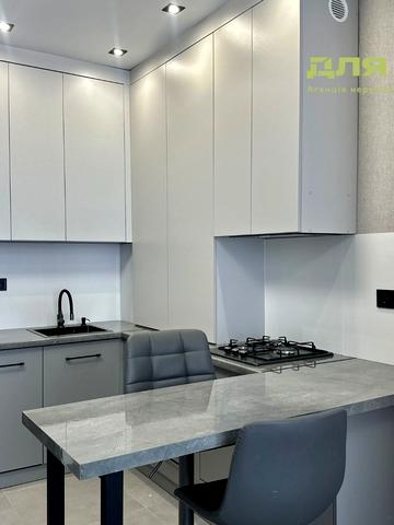 Гідності вул., 6