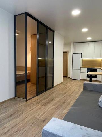 Космічна вул., 5