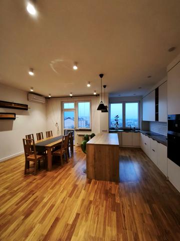 Олександра Богомольця вул., 22