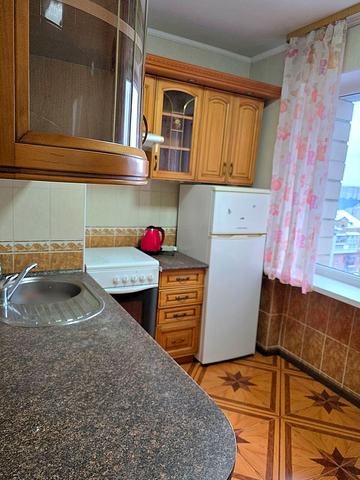 Предславинська вул., 25