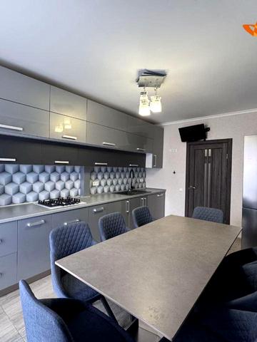 Василя Стуса вул., 42