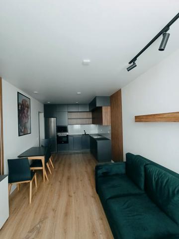 Перлинна вул., 1б