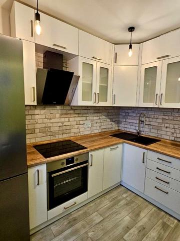 Бориса Гмирі вул., 16