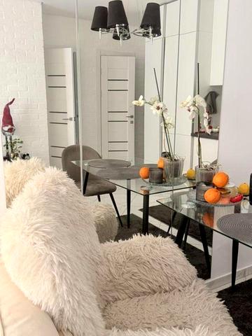 Грушевського пров., 20