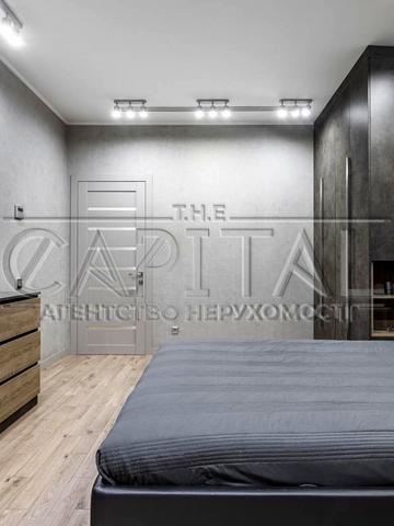 Саперне Поле вул., 12