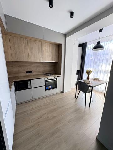 Миру вул., 10в