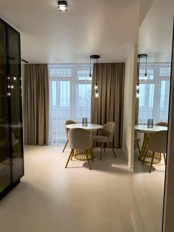 Білогірська вул., (Будинок)