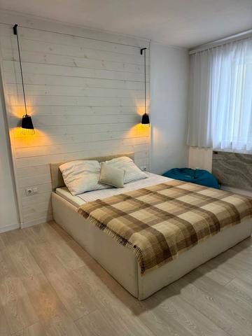 Чорновола вул., 5/3