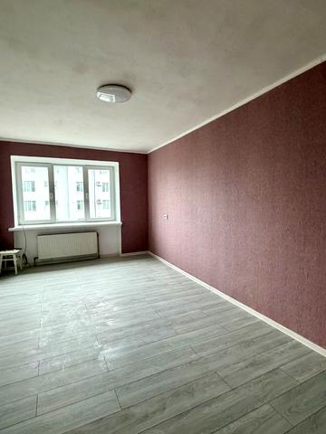 Космонавтів вул., 130