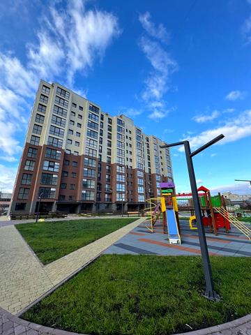 Лева Ребета вул., (Будинок 2)