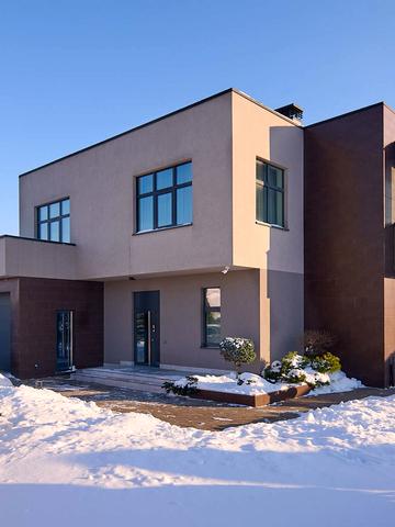 Єфремова, 17