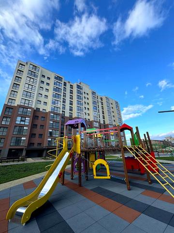 Лева Ребета вул., (Будинок 2)