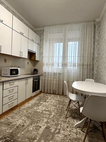 Гната Хоткевича вул. (Червоногвардійська), 12