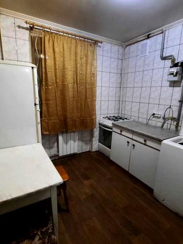 Тролейбусна вул., 20