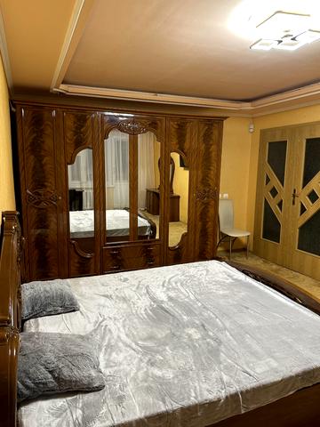 Чарівна вул., 119