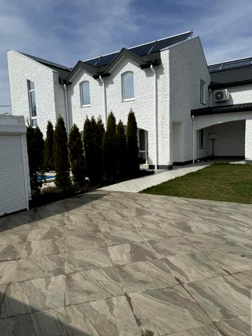 Віталія Блажка вул., 15