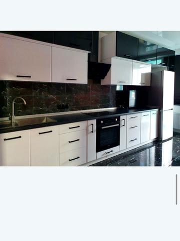 Перлинна вул., 11