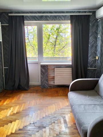 Руставі вул., 6