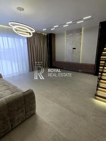 Микільська, 5