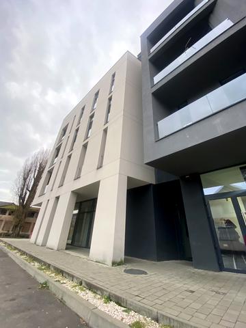 Олександра Митрака вул., 10