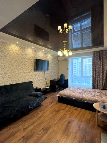 Левка Лукяненка вул. (Василя Жуковського), 16, 18, 20, 24