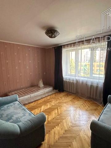 Симиренка вул., 2/19