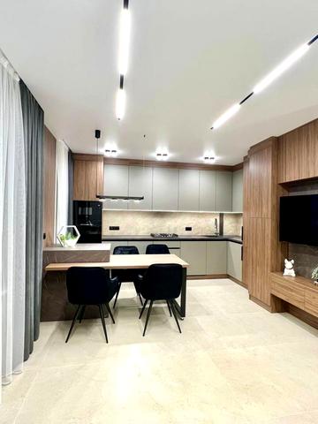 Гетьмана Івана Мазепи вул. (Топольна), 1