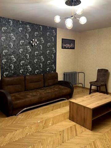 Рівненська вул., 5