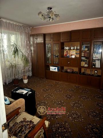 Князя Володимира Великого просп., 84