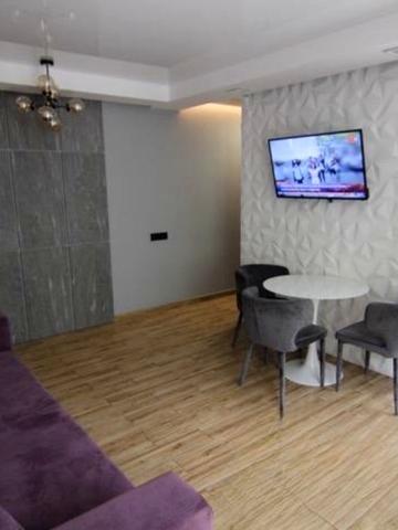 Мечникова вул. (Кловський), 8