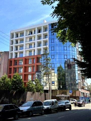 Чорновола вул., (Будинок 1)