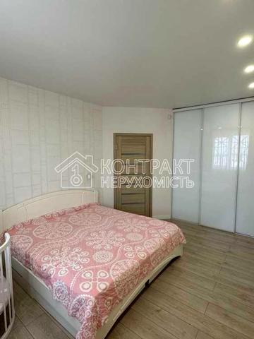 Домобудівельна вул., 3